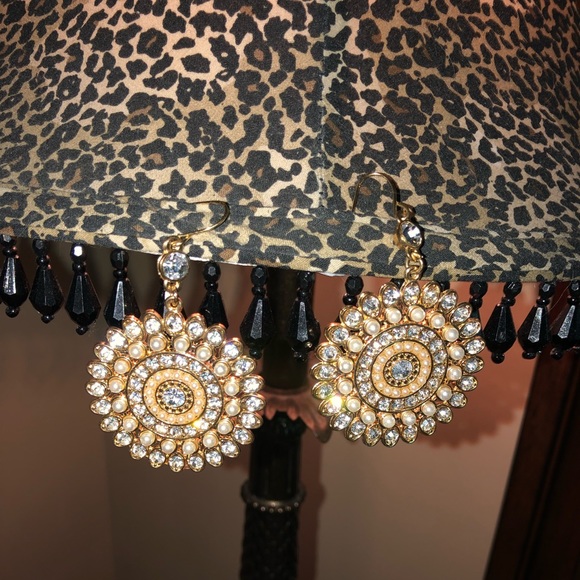 Stunning boutique statement earrings - Picture 1 of 7